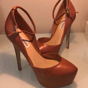 Steve Madden Hidden Platform Heels Size 7.5